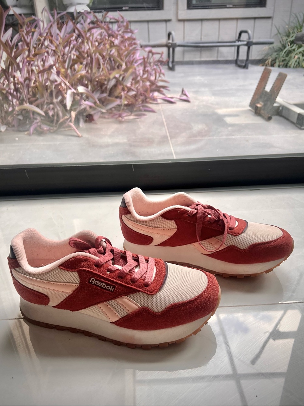 Reebok Women's Sneakers in Dusty Pink and Red sz 9